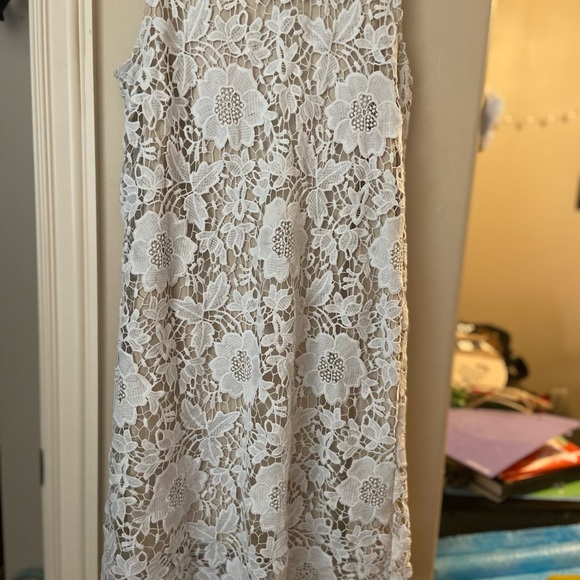 Dresses all medium can’t wear them anymore selling each one for $20 - Picture 5 of 9